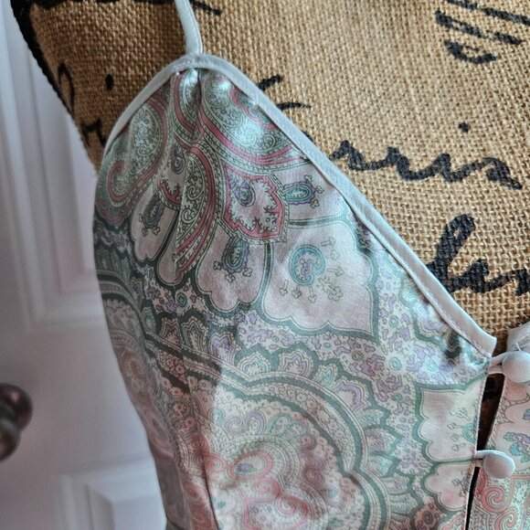 VTG  Victoria’s Secret Gold Label Satin Pastel Paisley Printed Cami Top Size S - Picture 3 of 7